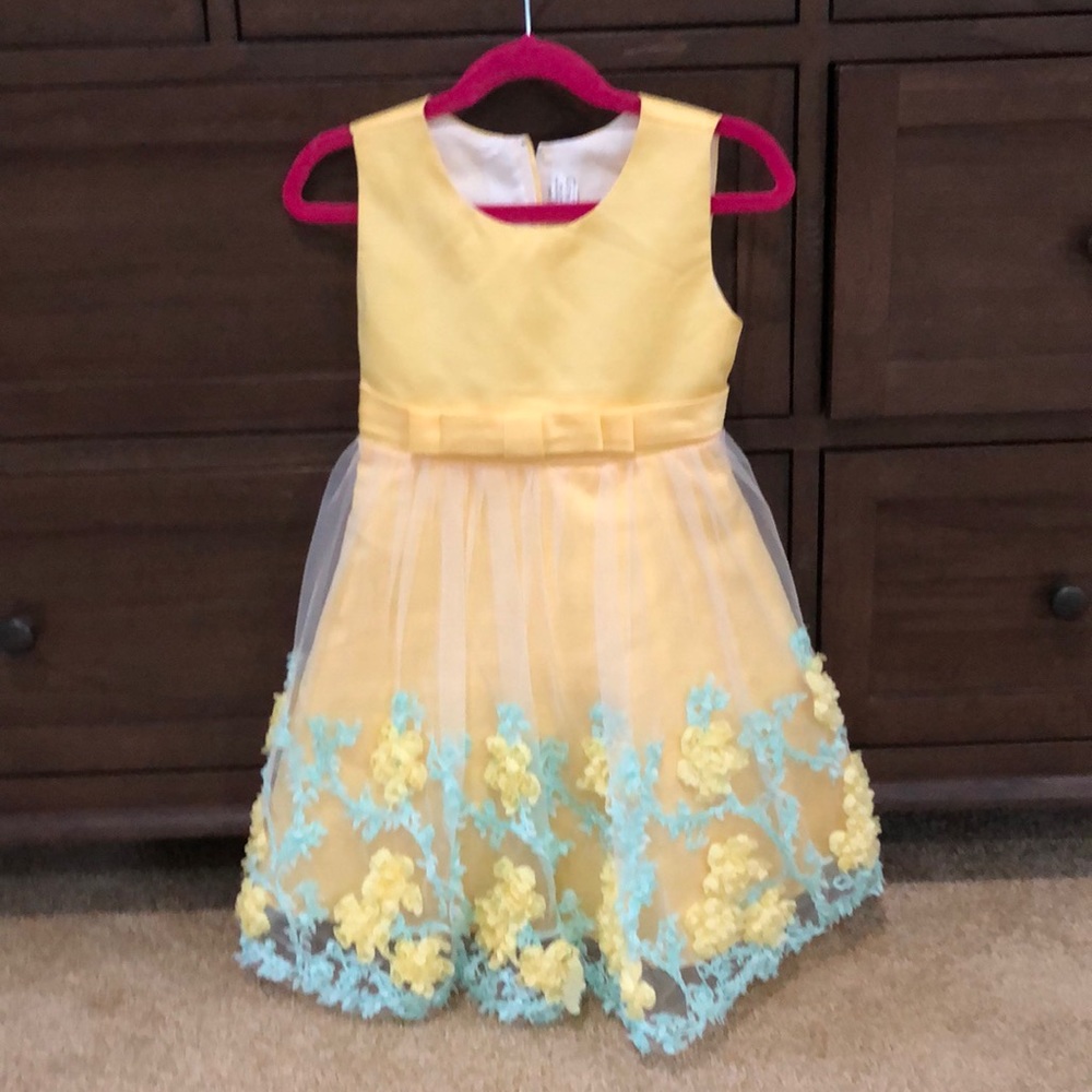 Beautiful toddler girls size 4T dress